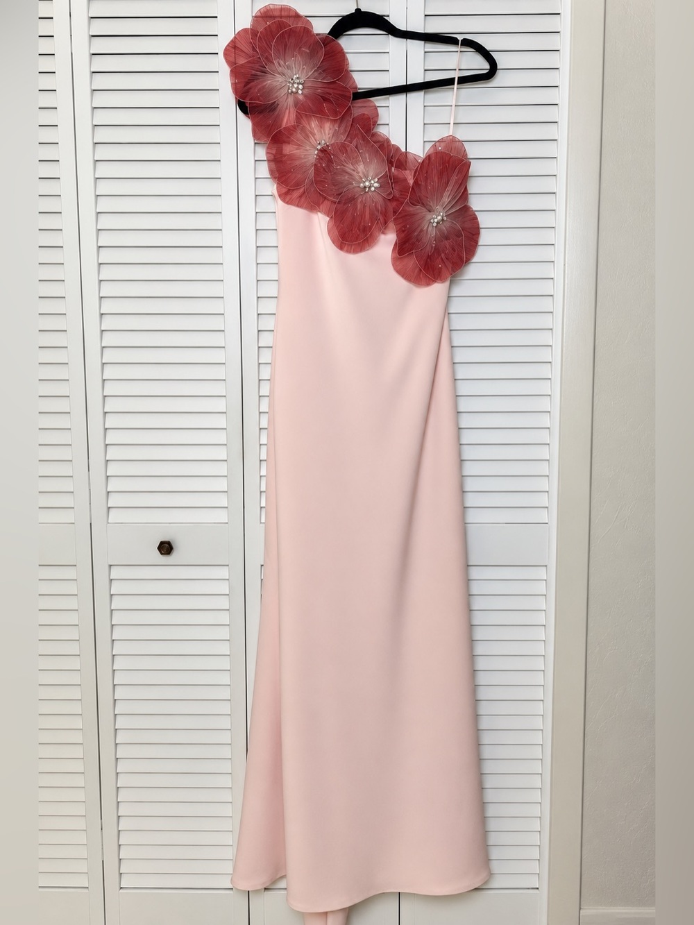 NWT Badgley Mischka 3D Floral Embellished One Shoulder Blush Crepe Gown 2 - Picture 3 of 8